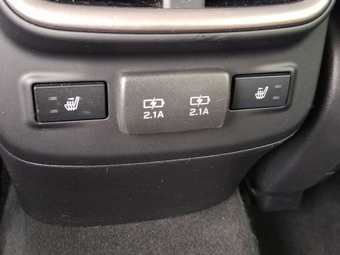 Used 2022 Subaru Outback Touring AWD/4WD image 11