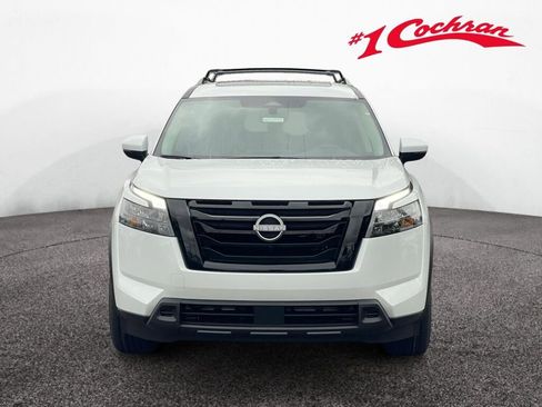 New 2025 Nissan Pathfinder SV image 2