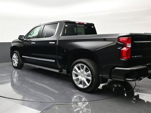 Used 2026 Chevrolet Silverado 1500 High Country AWD/4WD image 3