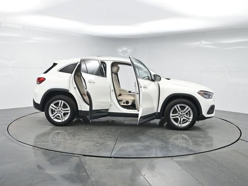 Used 2022 Mercedes-Benz GLA 250 4MATIC w/ Premium Package Lite image 56