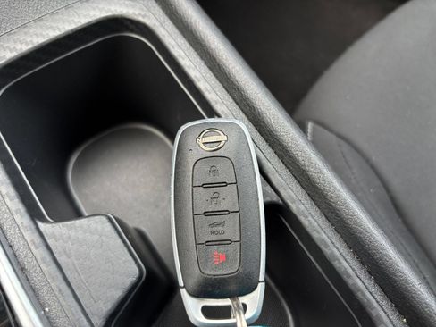 Used 2025 Nissan Sentra SV FWD image 21