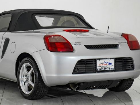 Used 2002 Toyota MR2 image 46
