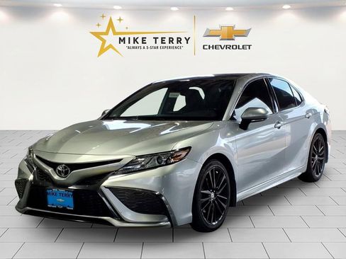 Used 2021 Toyota Camry XSE FWD image 1
