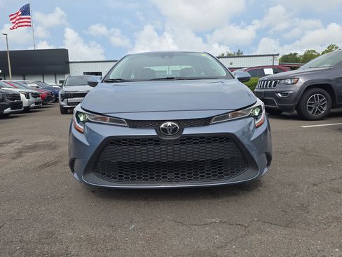 Used 2022 Toyota Corolla LE FWD image 3