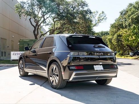 New 2026 Hyundai Ioniq 5 SE image 4