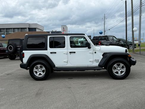 Used 2018 Jeep Wrangler Unlimited Sport S AWD/4WD image 3