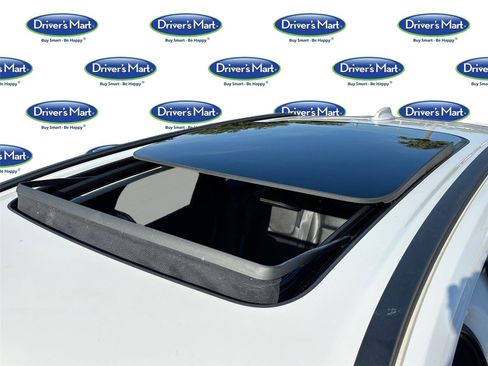 Used 2022 Volvo XC60 B5 Momentum w/ Protection Package Premier FWD image 21