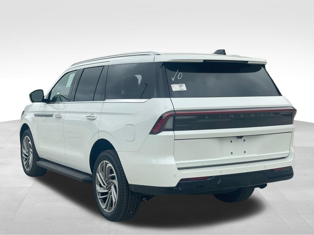 New 2026 Lincoln Navigator Premiere AWD/4WD image 3