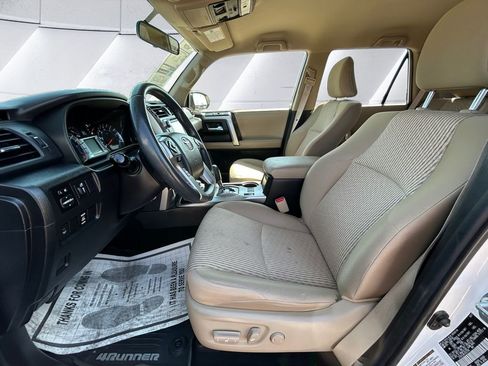 Used 2018 Toyota 4Runner SR5 AWD/4WD image 7