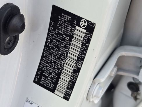 Used 2021 Toyota Corolla L w/ Carpet Mat Package (TMS) image 16