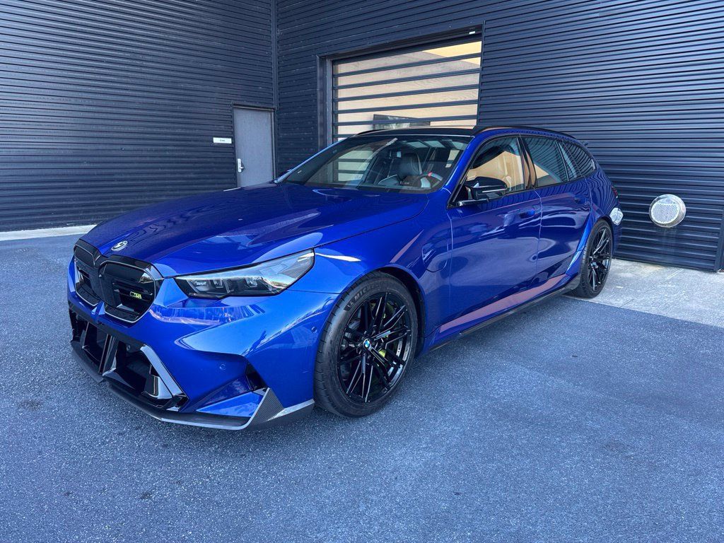 Used 2026 BMW M5 Touring AWD/4WD image 1