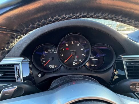 Used 2018 Porsche Macan image 11