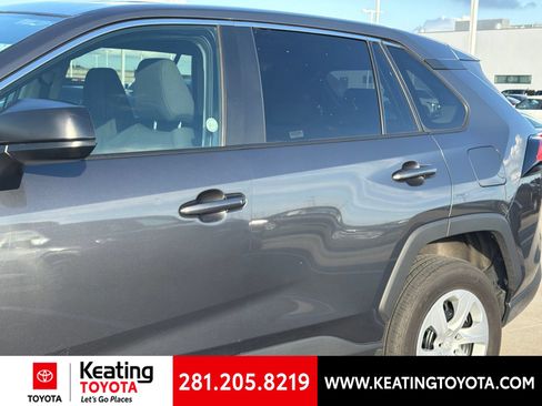 Used 2025 Toyota RAV4 LE AWD/4WD image 6