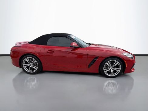 Certified 2025 BMW Z4 sDrive30i image 3