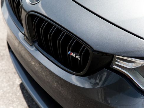 Used 2016 BMW M4 Convertible image 4