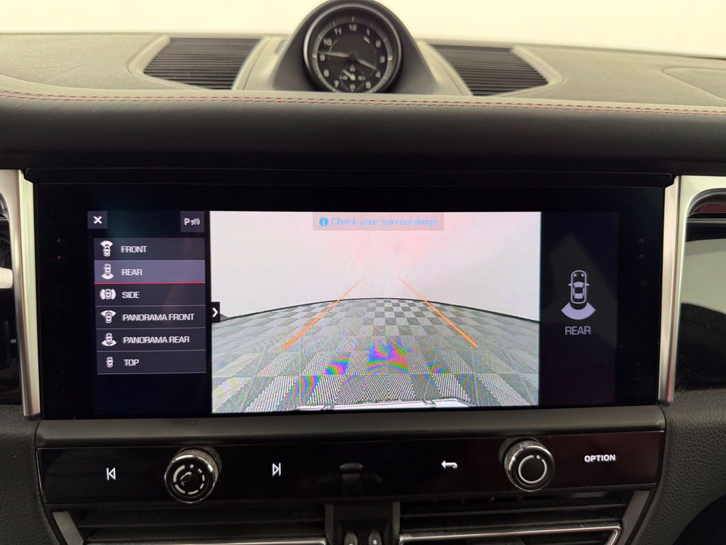 Used 2023 Porsche Macan AWD/4WD image 38