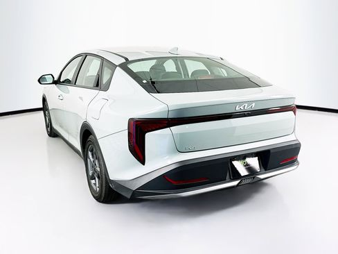 Used 2025 Kia K4 LXS image 5