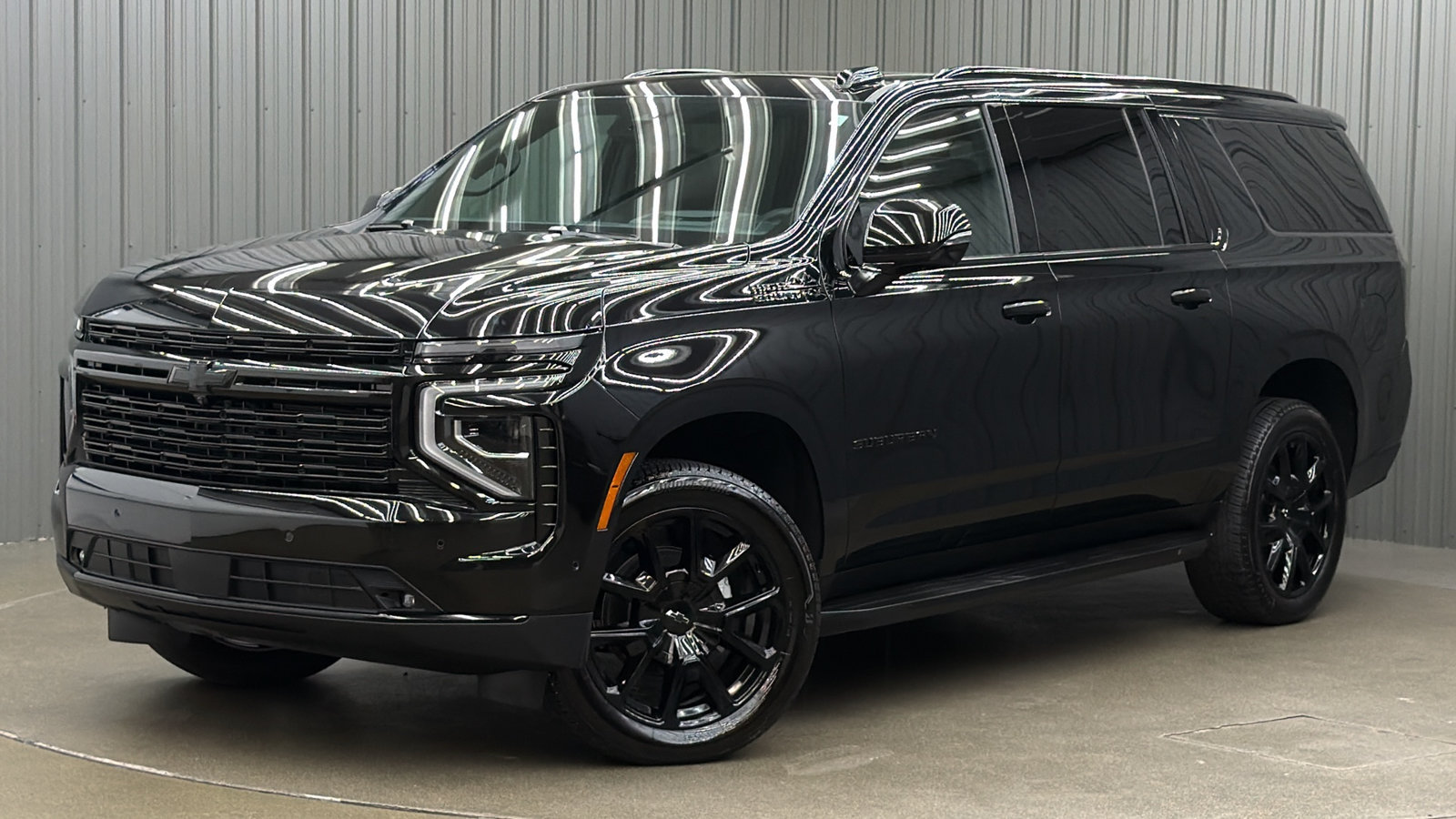 Used 2026 Chevrolet Suburban High Country w/ Sun And Tow Package AWD/4WD image 1