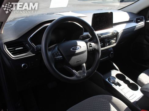 Used 2020 Ford Escape SE image 12