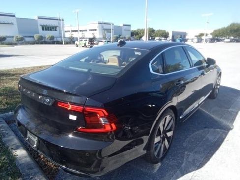 Used 2024 Volvo S90 T8 Ultimate w/ Lounge Package image 4