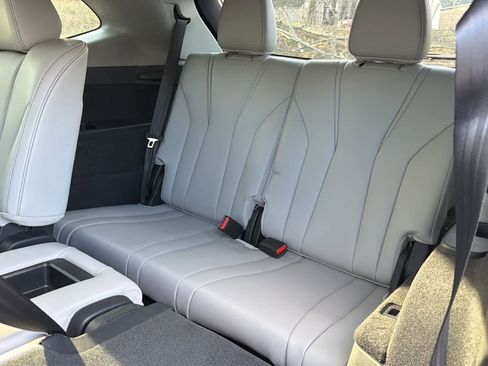 Used 2023 Acura MDX SH-AWD w/ Technology Package image 20