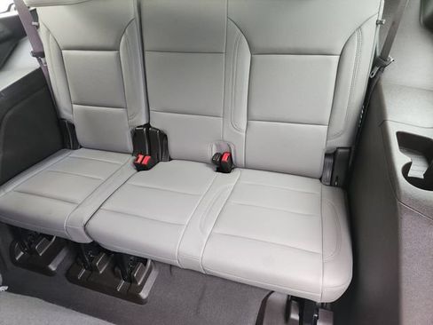 Used 2022 Chevrolet Tahoe LT w/ Luxury Package AWD/4WD image 32