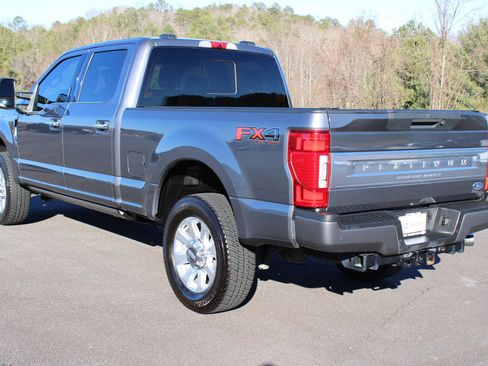 Used 2022 Ford F250 Platinum w/ FX4 Off-Road Package image 5