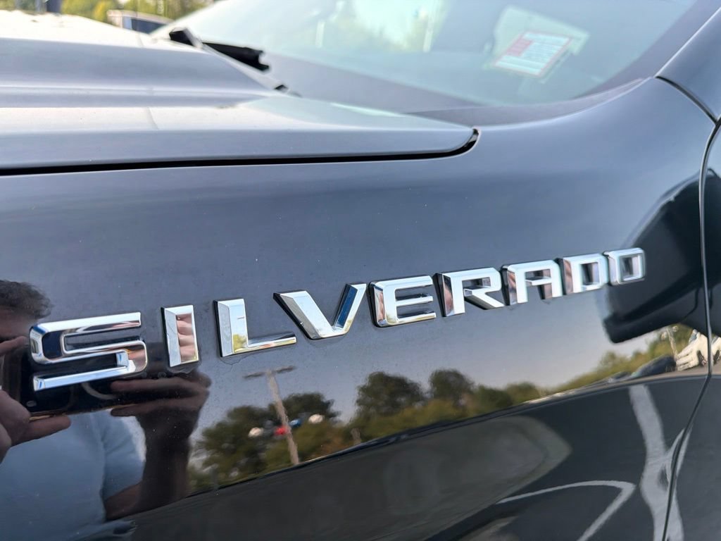 Used 2025 Chevrolet Silverado 1500 LT AWD/4WD image 31