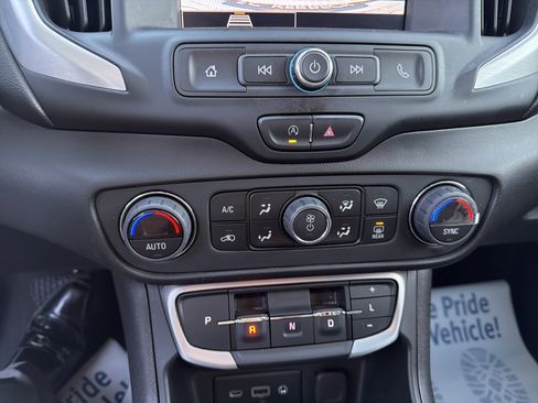 Certified 2022 GMC Terrain SLE w/ Driver Convenience Package image 18