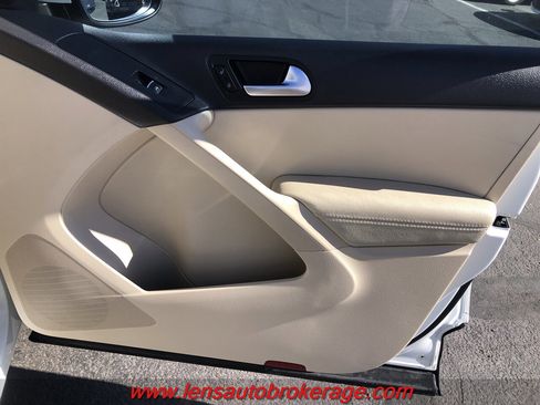 Used 2016 Volkswagen Tiguan SE image 19