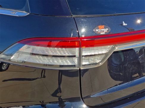 Used 2020 Lincoln Aviator Reserve w/ Equipment Group 202A image 35