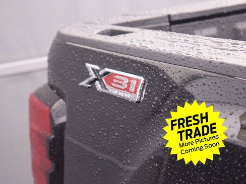 Used 2024 GMC Sierra 2500 SLT w/ SLT Premium Package image 16