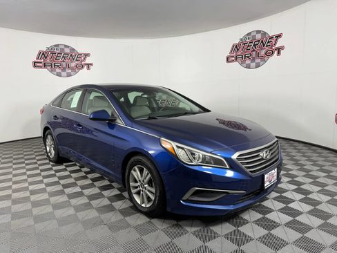 Used 2017 Hyundai Sonata SE w/ Cargo Package FWD image 9