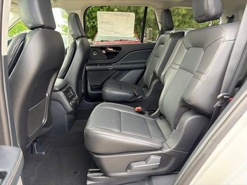 New 2026 Lincoln Aviator AWD image 14