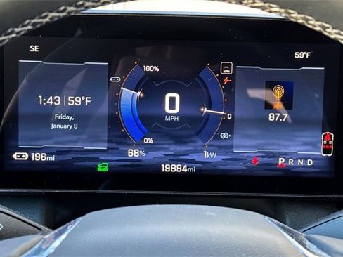 Certified 2024 Chevrolet Equinox EV LT image 37