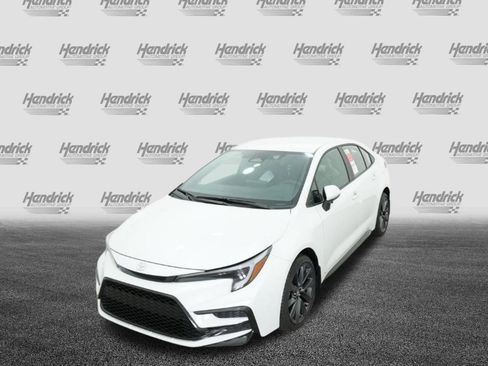 Certified 2026 Toyota Corolla SE FWD image 3