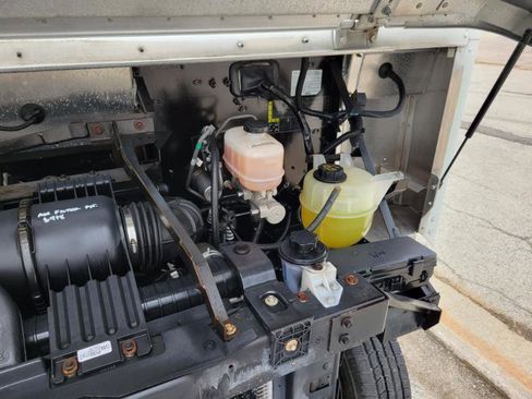 Used 2016 Ford E-350 and Econoline 350 Super Duty w/ A/C Prep Package RWD image 19