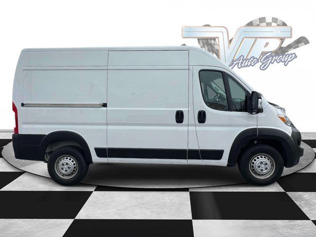 Used 2024 RAM ProMaster 2500 w/ Convenience Group FWD image 4
