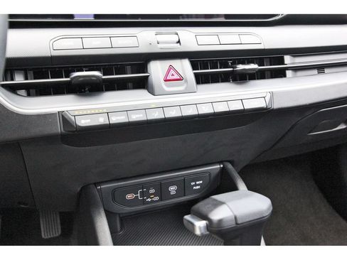 New 2026 Kia K4 FWD image 21
