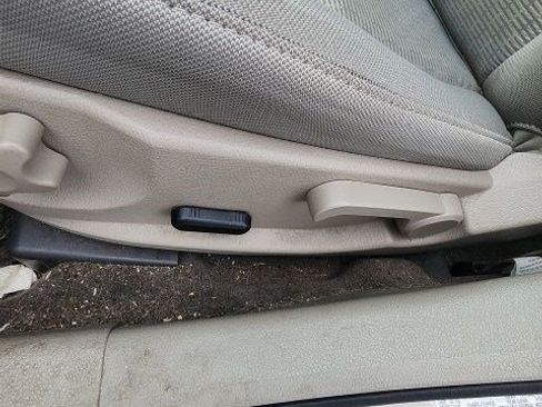 Used 2010 Ford Fusion SE FWD image 23