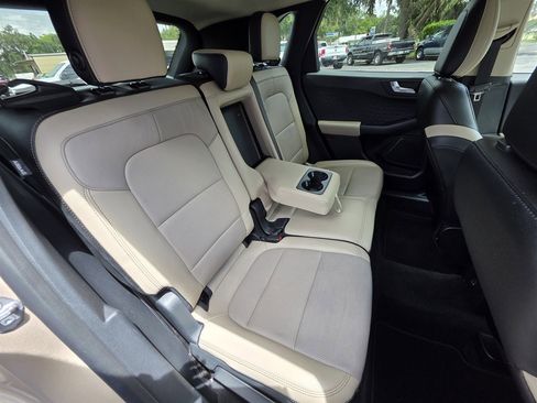 Used 2020 Ford Escape Titanium image 34