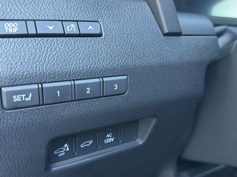 Used 2024 Lexus GX 550 AWD/4WD image 23