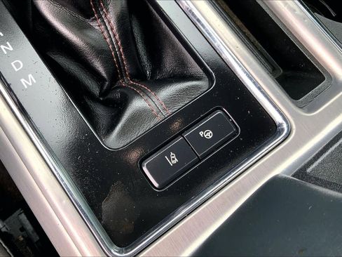 Used 2019 Ford F150 Platinum w/ Equipment Group 701A Luxury image 30