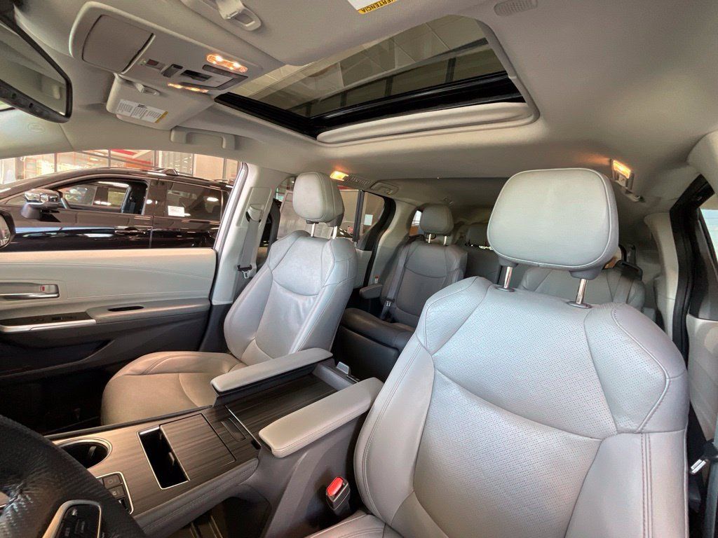 Certified 2023 Toyota Sienna Limited AWD/4WD image 10
