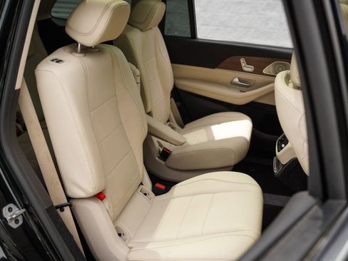 Used 2023 Mercedes-Benz GLS 450 4MATIC image 22