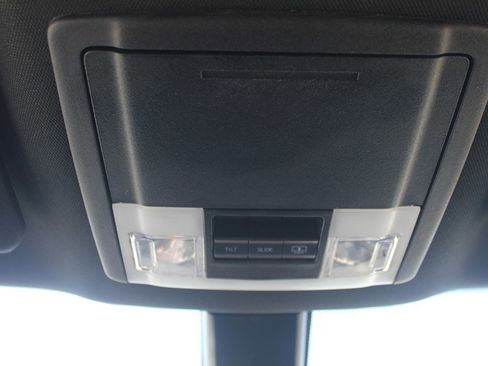 Used 2018 Ford Explorer Platinum image 24