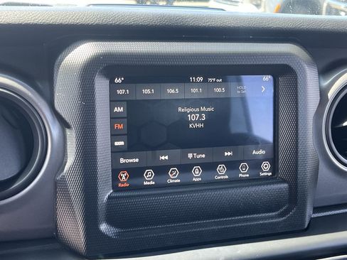 Used 2023 Jeep Wrangler Unlimited w/ Cold Weather Group AWD/4WD image 12