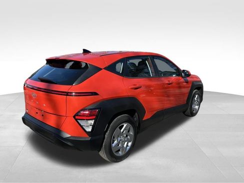 Used 2024 Hyundai Kona SE image 5