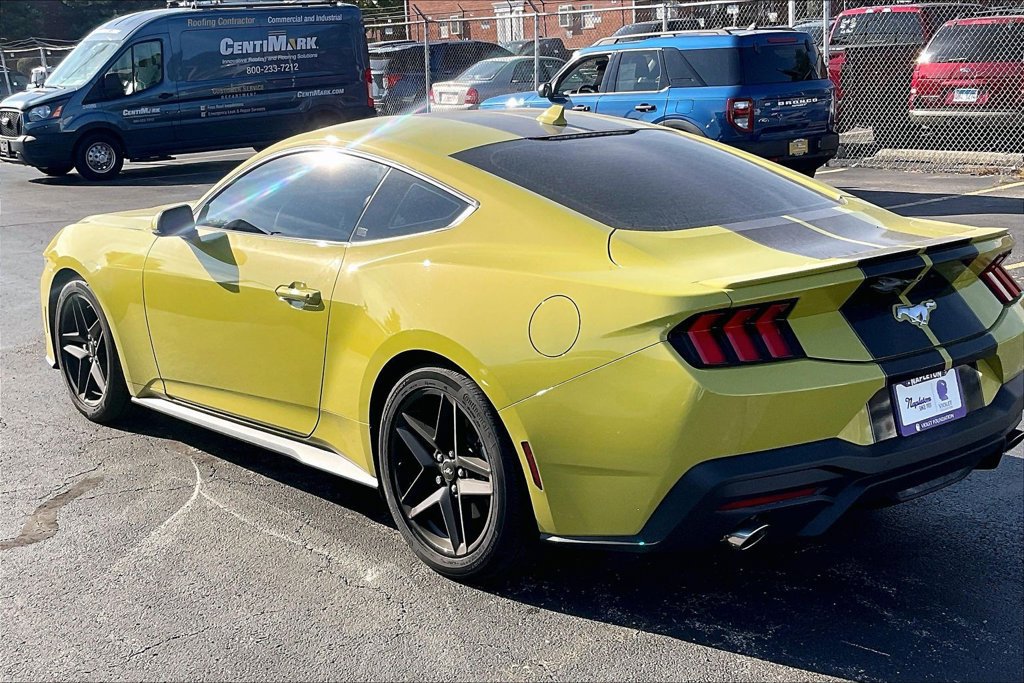 Used 2025 Ford Mustang Premium RWD image 10