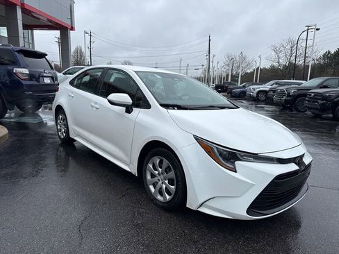 Certified 2025 Toyota Corolla LE image 10